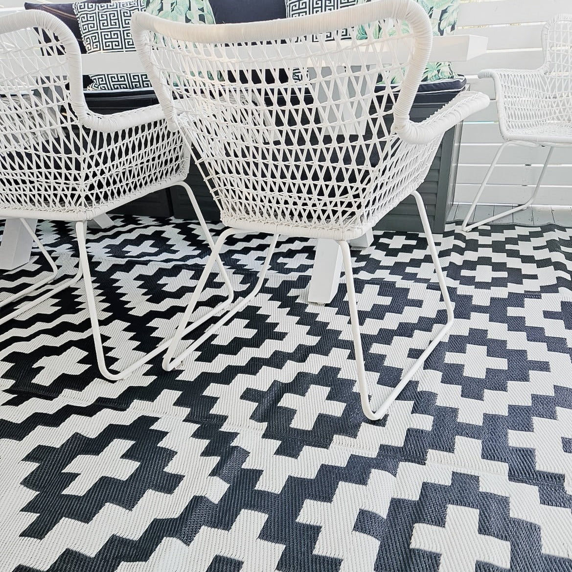 Aztec Black And White Monochrome Recycled Plastic Outdoor Rug - Floorsome - Recycled Plastic Rugs & Mats - PLRAZTBLK120179 - Recycled Plastic Rugs & Mats