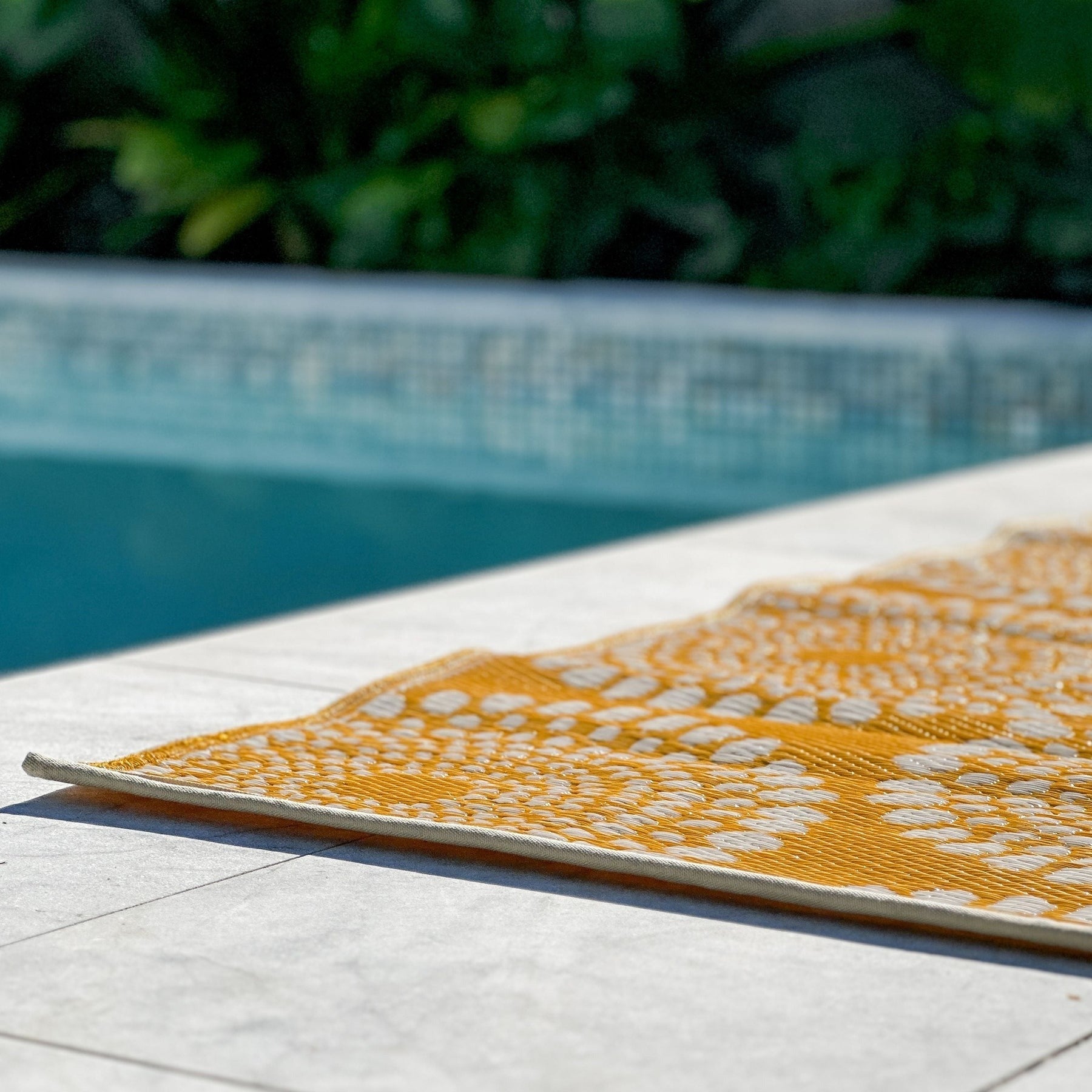 Daisies Yellow Recycled Plastic Outdoor Rug - Floorsome - Outdoor Rugs - PLRDAISYL180270 - Outdoor Rugs