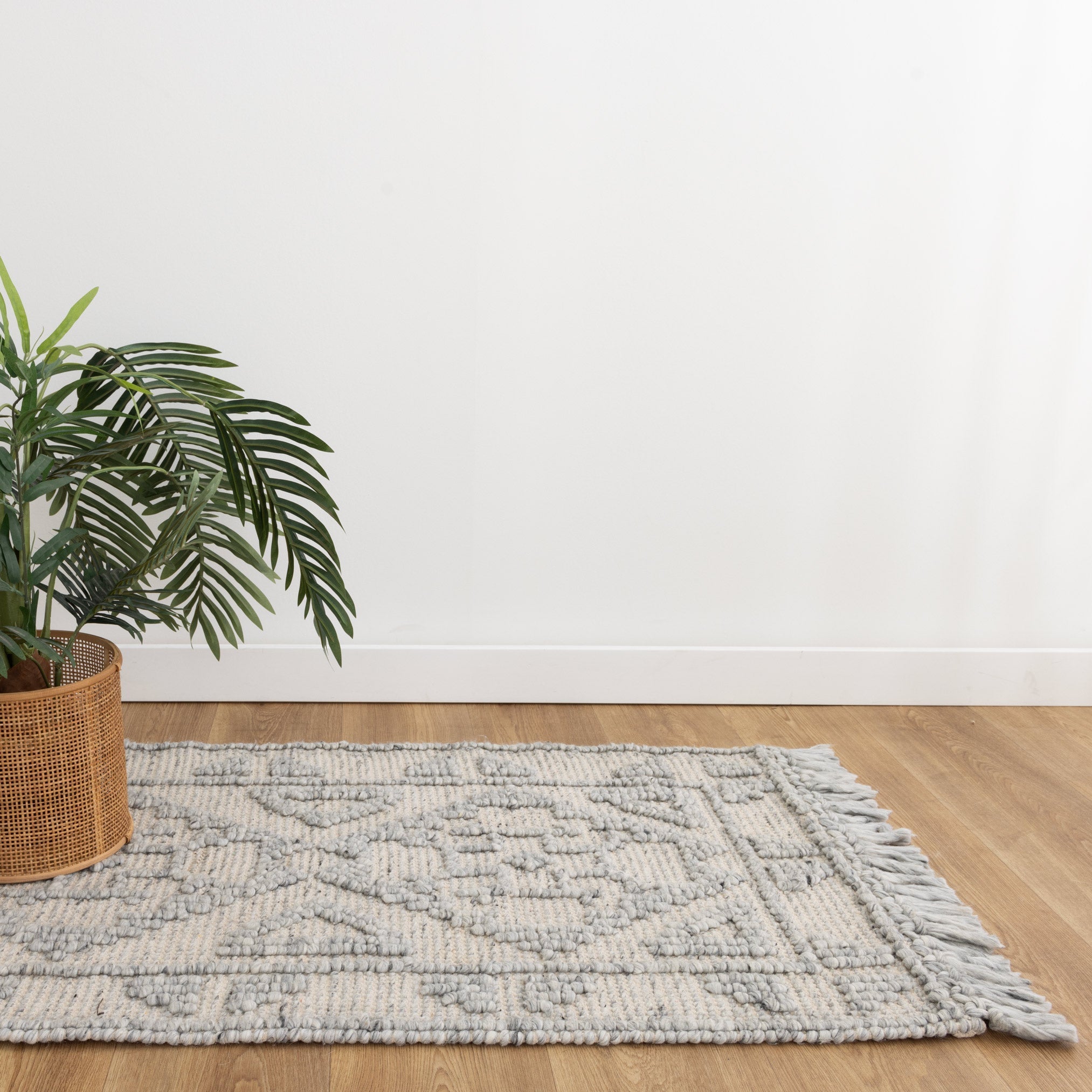 Diego Ornamental Grey Wool Rug - Floorsome - Area Rug - DIEG70103LGRE - Area Rug