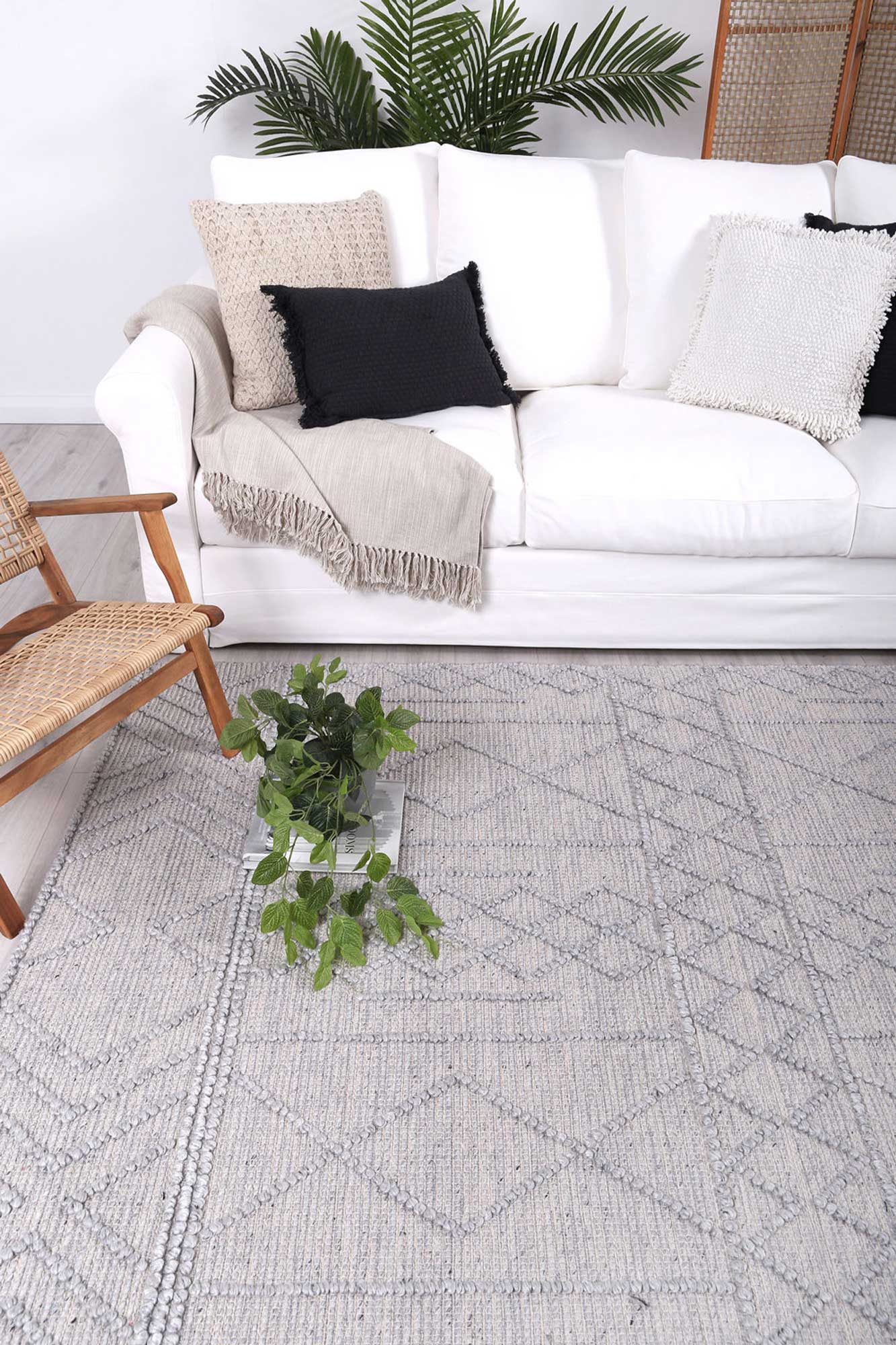 Kaiden Diamond Tribal Grey Wool Rug - Floorsome - Rug - HIMA160200GREY - Rug