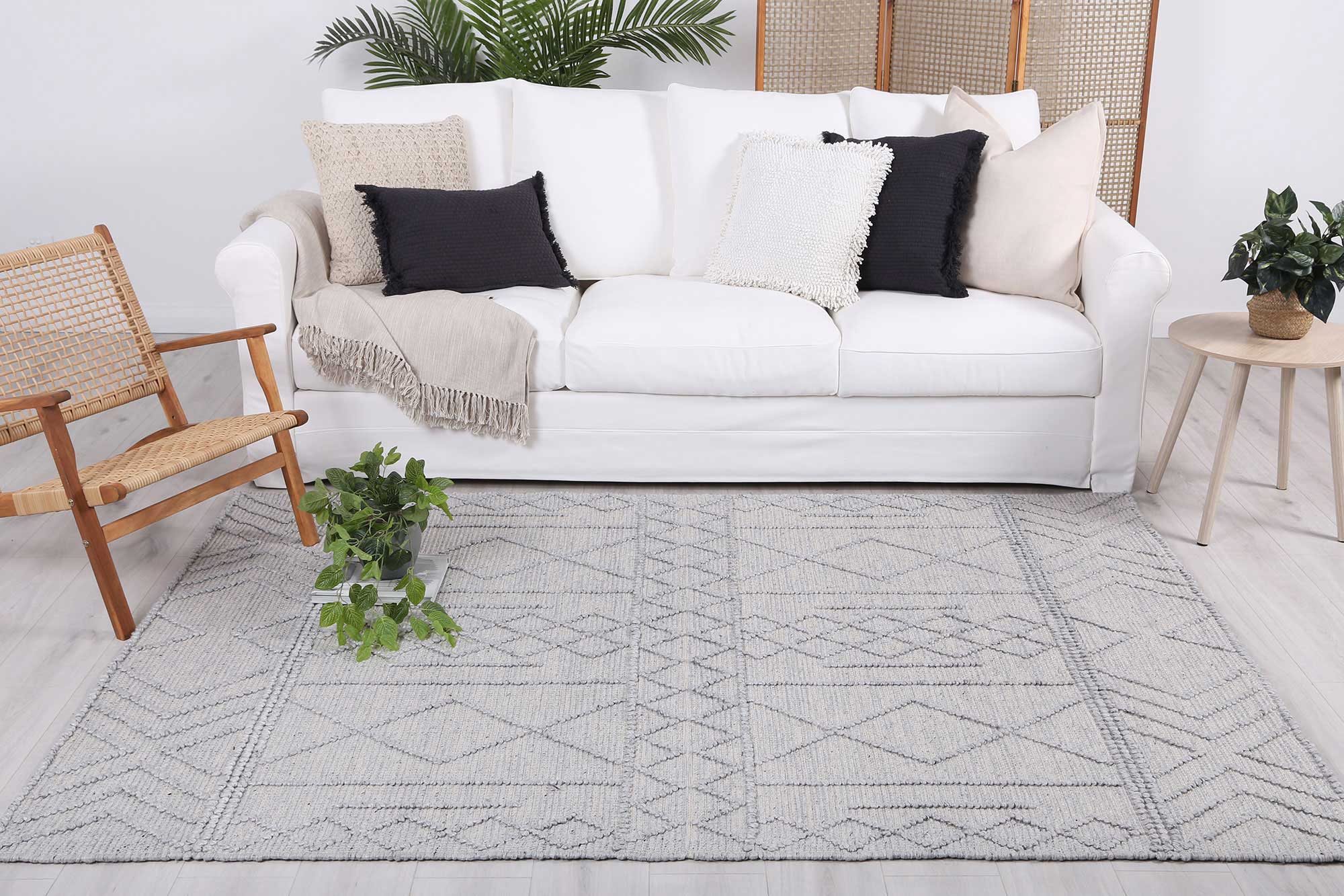 Kaiden Diamond Tribal Grey Wool Rug - Floorsome - Rug - HIMA160200GREY - Rug
