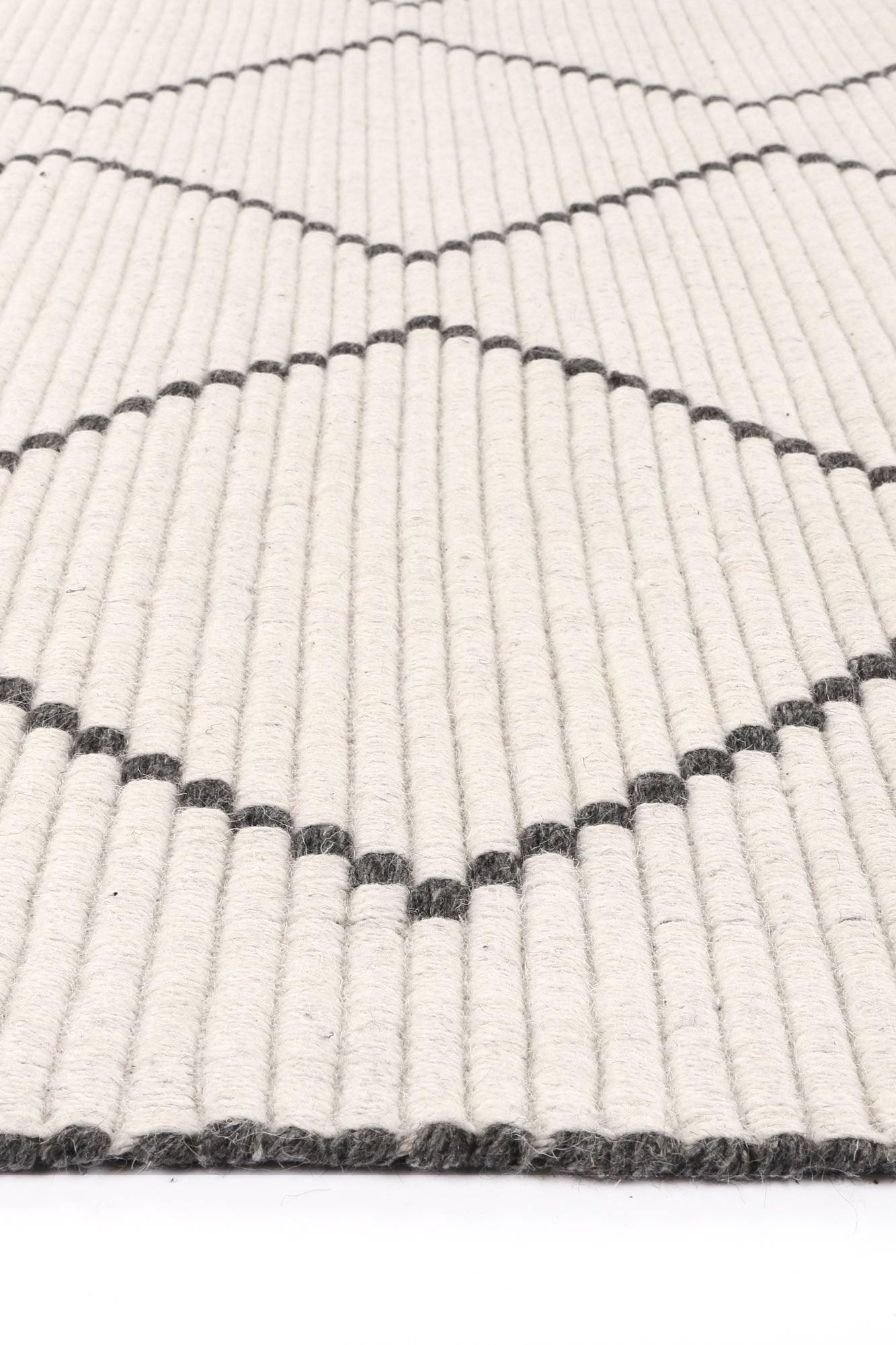 Leilani Diamond Tassel Cream Rug - Floorsome - Rug - GOA803D2CRE - Rug