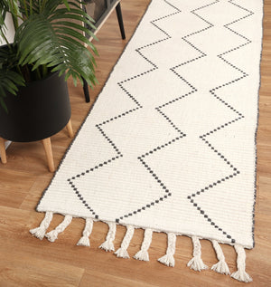 Leilani Diamond Tassel Cream Rug - Floorsome - Rug