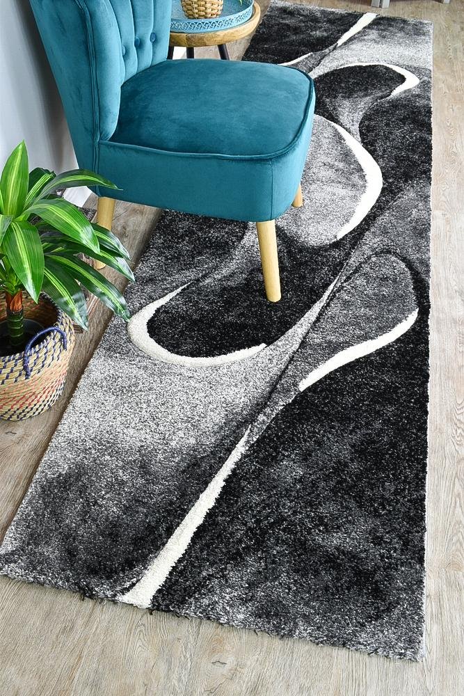 Marvel 37 Dark Grey White Runner