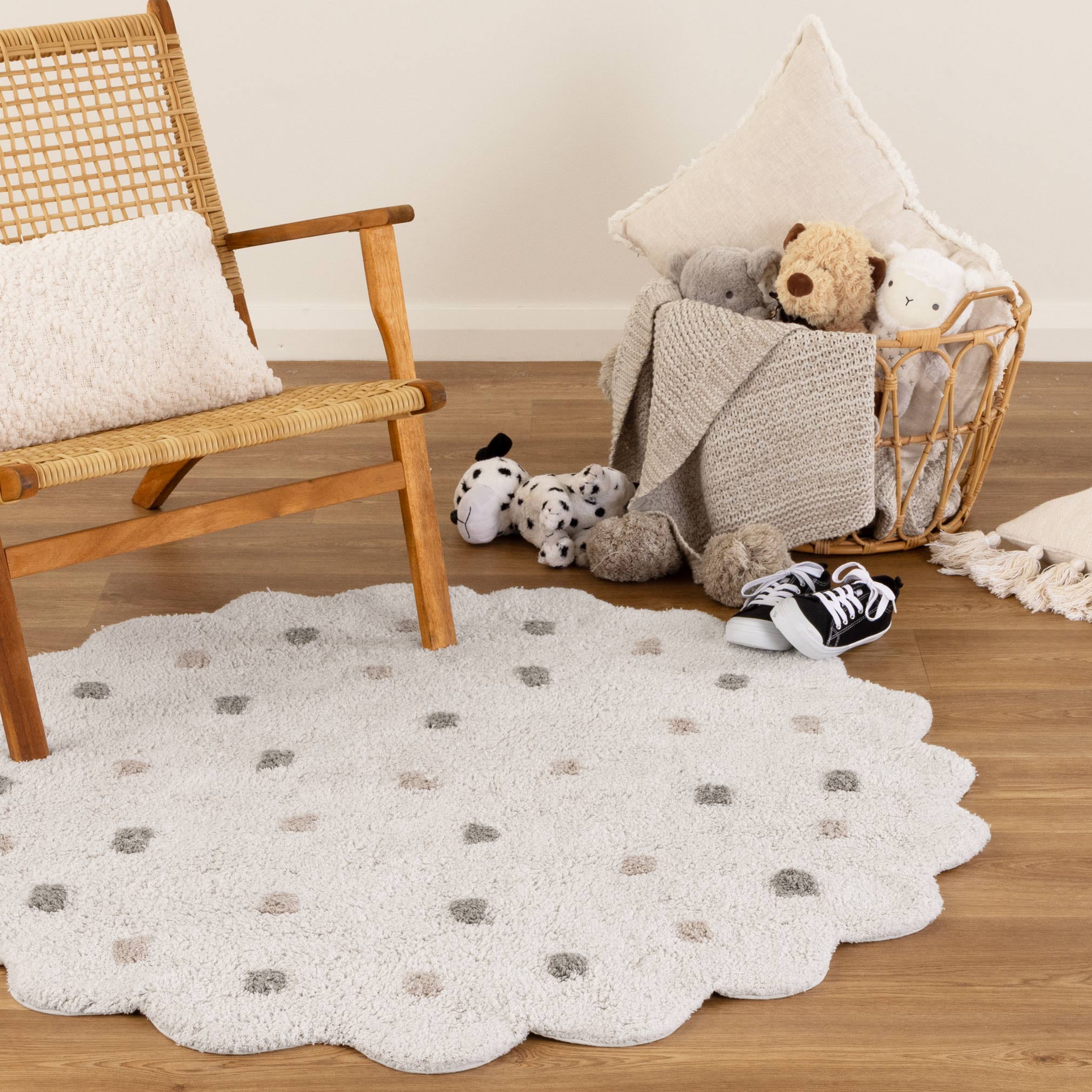Mellow Round Scalloped Kids Rug White & Multi - Floorsome - Area Rug - MELL12RSTAR - Area Rug