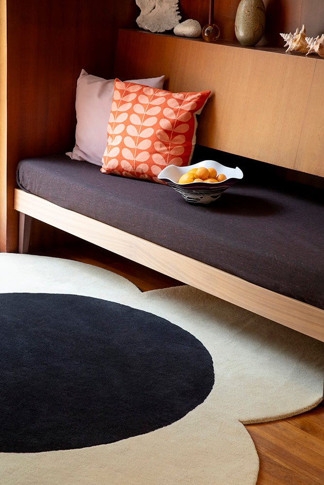 Orla Kiely Flower Spot Ecru/Black 158409 Rug - Floorsome - Brink & Campman - 2024 Collection - BC - OK - 158409 - 150X150 - Brink & Campman - 2024 Collection
