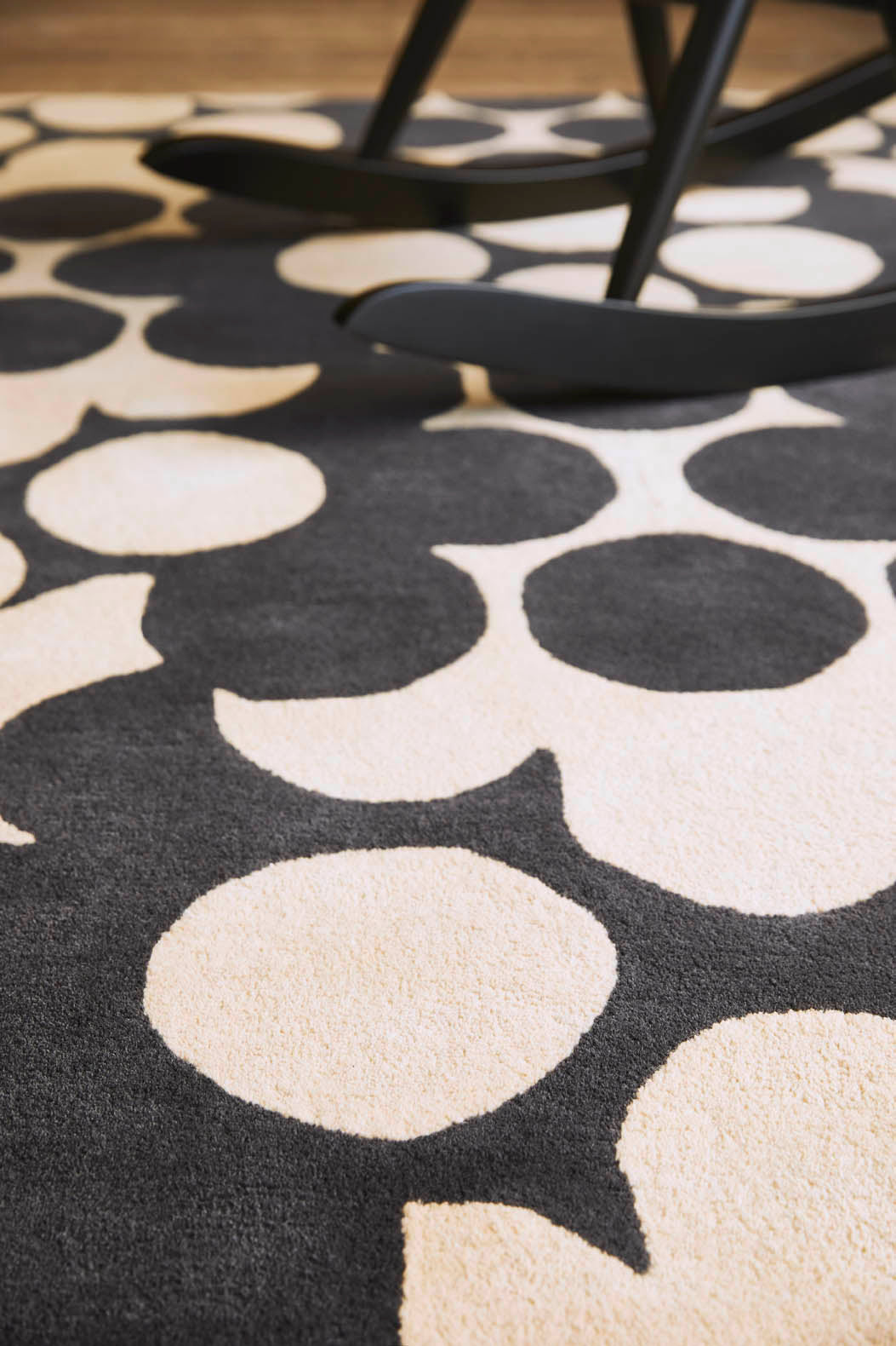 Orla Kiely Puzzle Flower Slate 060905 Rug - Floorsome - Brink & Campman - 2022 Collection - BC - OK - 060905 - 180X120 - Brink & Campman - 2022 Collection