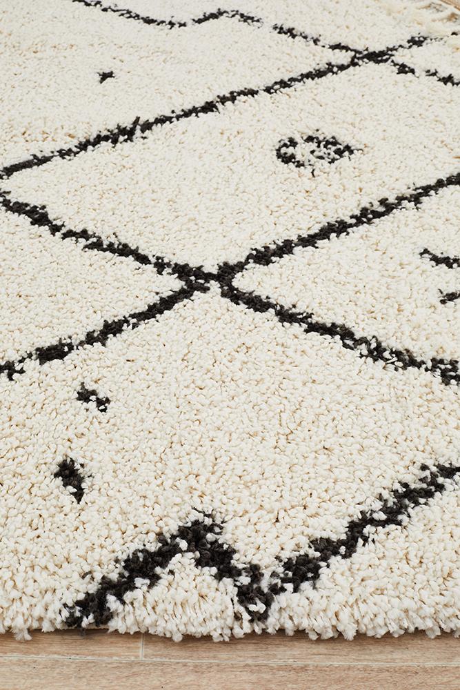 Saffron 44 White Rug - Floorsome - MODERN