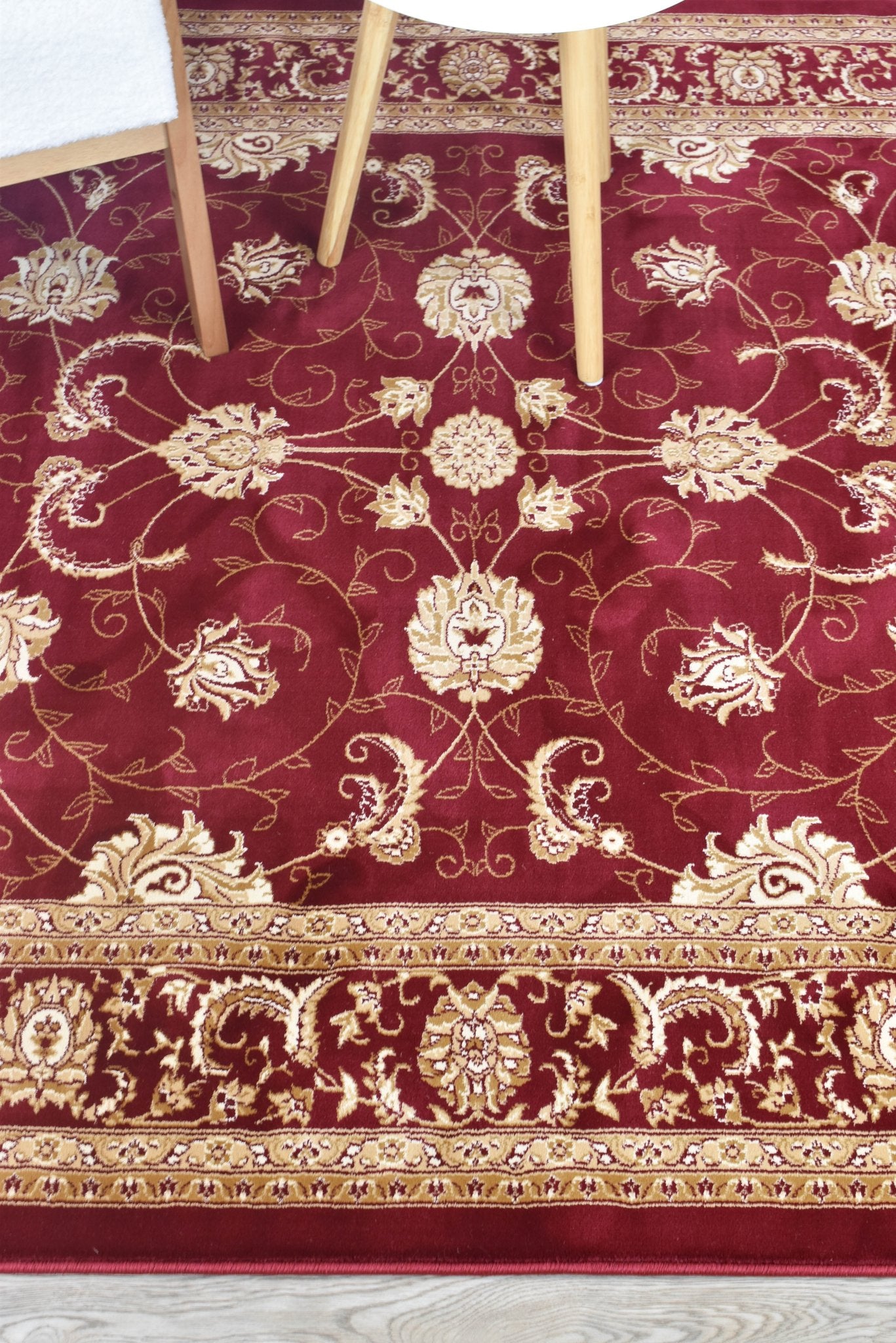 Vienna 84 Red - Floorsome - TRADITIONAL - RIVIE - 84 - RED - 160X230 - TRADITIONAL