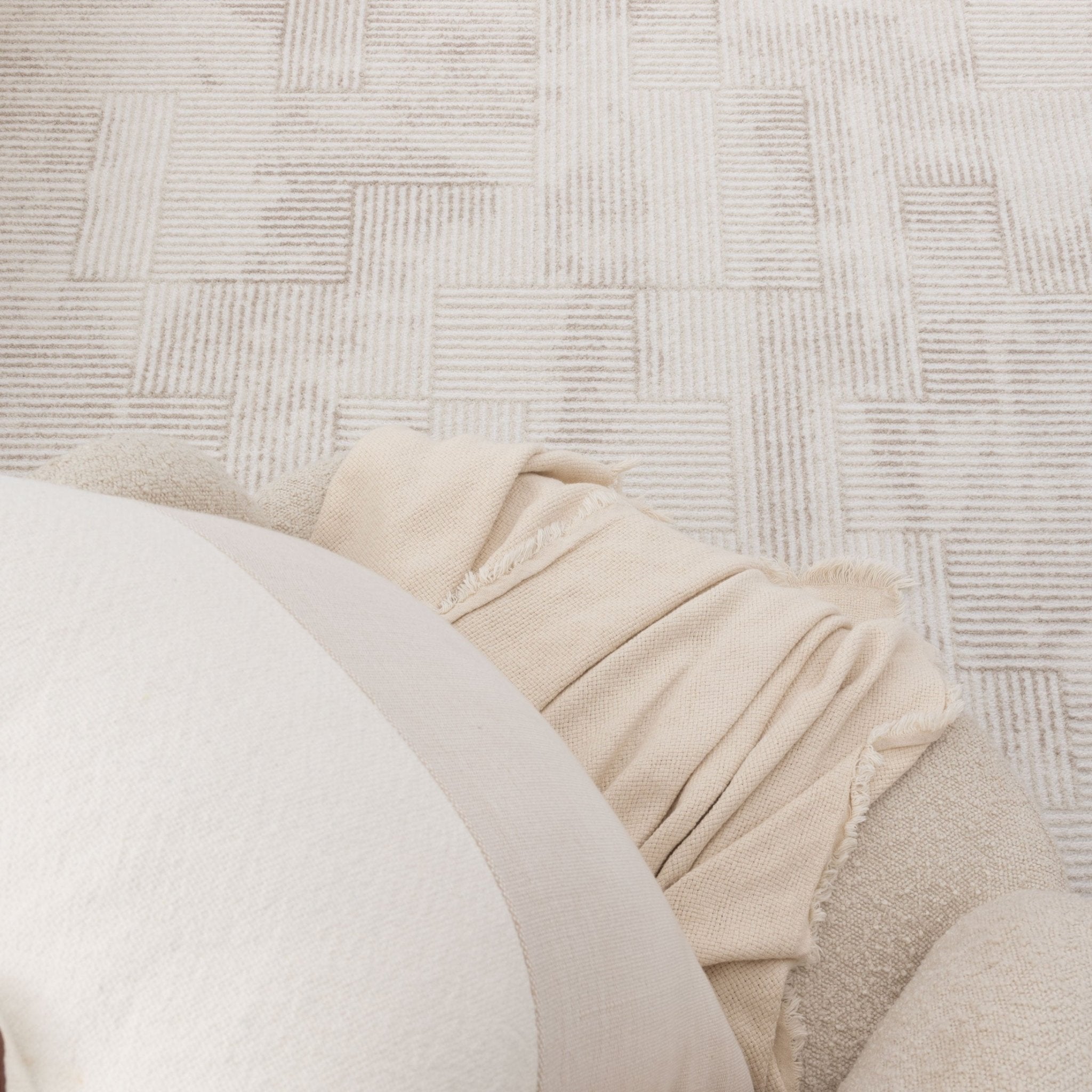 Wellington Distressed Shapes Beige Rug - Floorsome - Area Rug - WELL160W006 - Area Rug