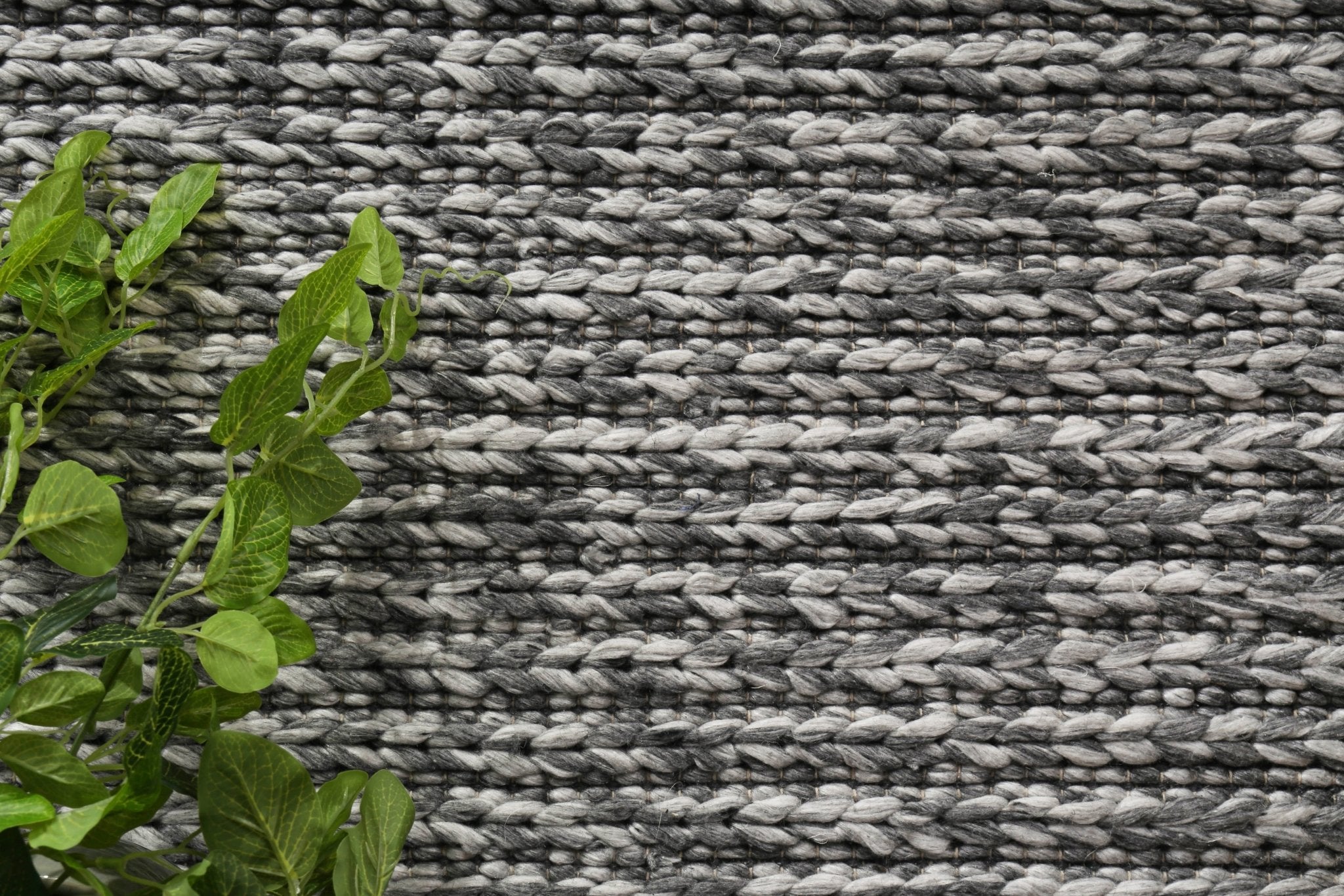 Zayna Cue Charcoal Wool Blend Rug - Floorsome - Rug - HARL160CUECHAR - Rug