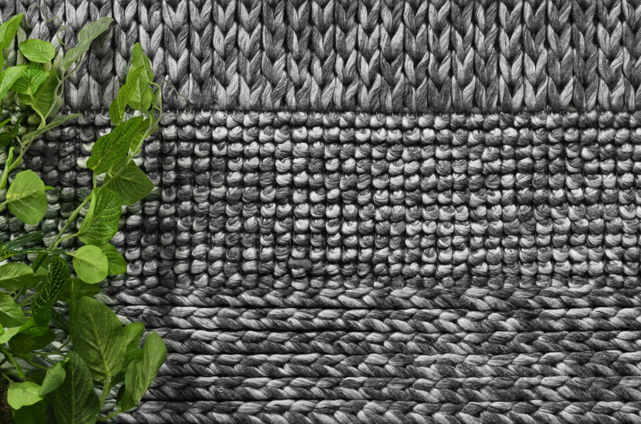 Zayna Grace Charcoal Wool Blend Rug - Floorsome - Rug - HARL160GRACCHAR - Rug