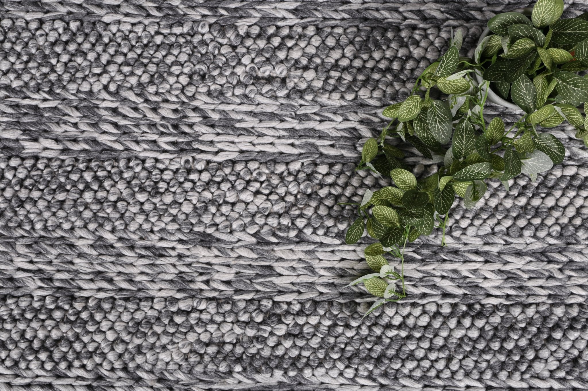 Zayna Ringlets Charcoal Wool Blend Rug - Floorsome - Rug - HARL160RINGCHAR - Rug