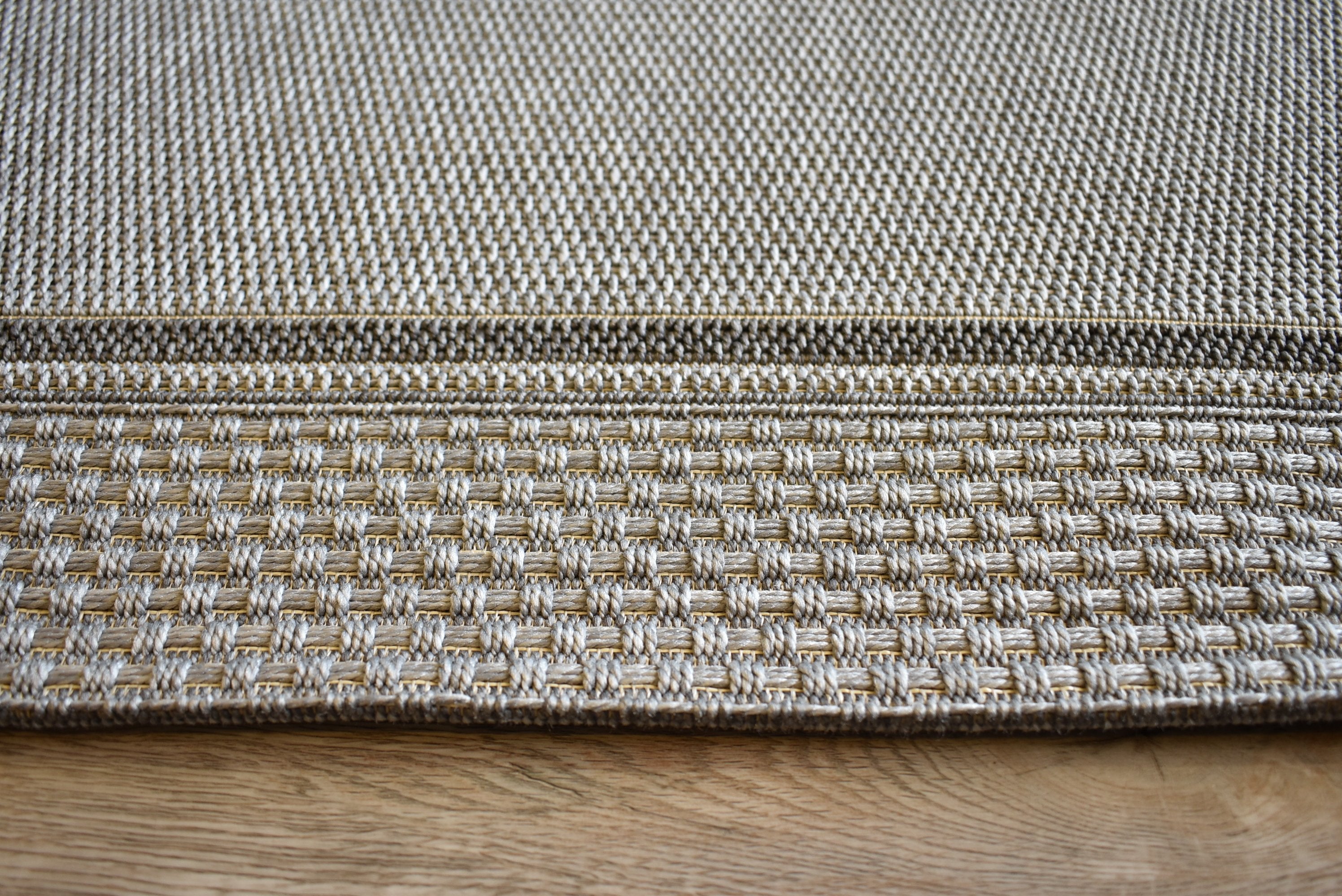 Outdoor Living Border Silver Indoor Outdoor Rug