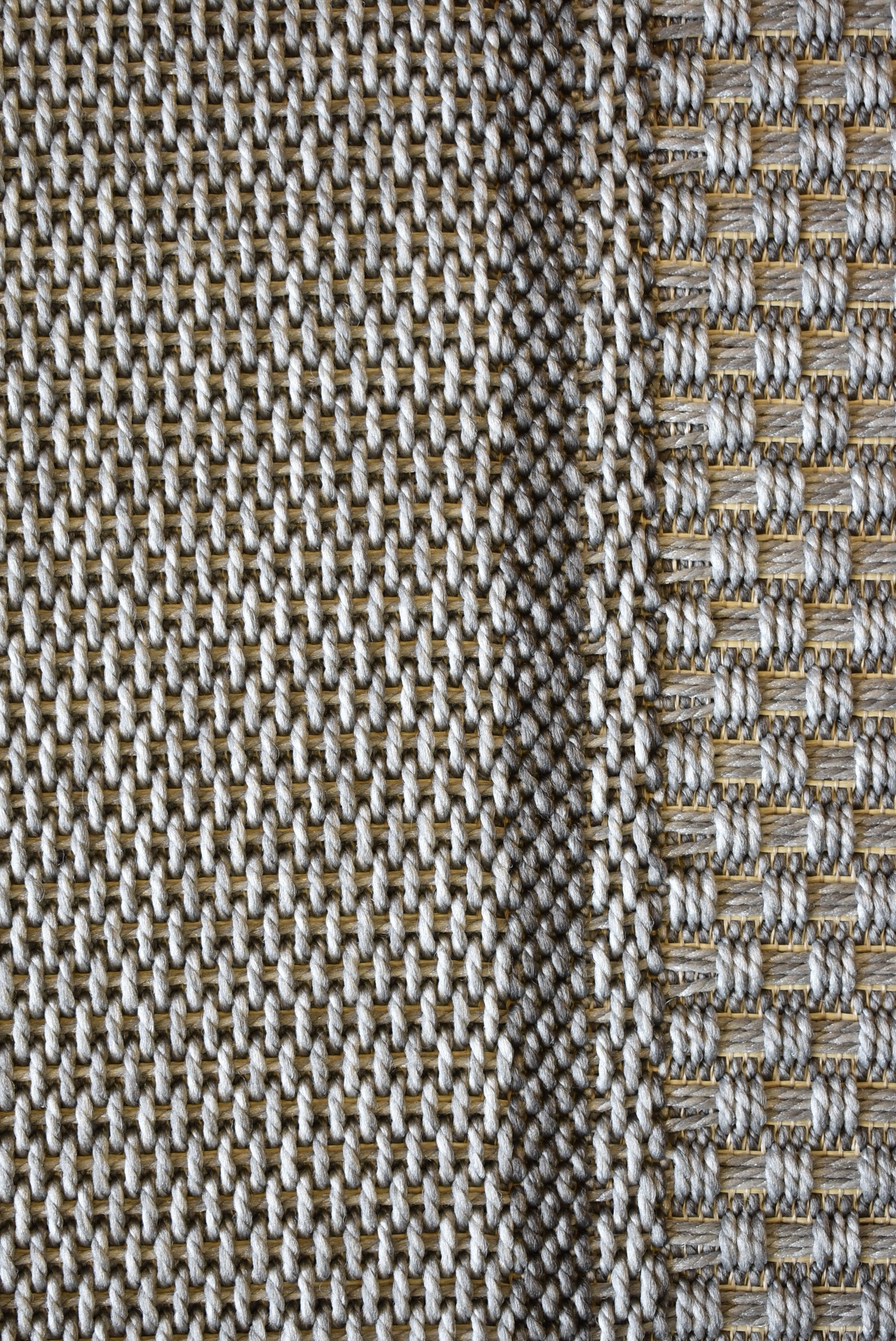 Outdoor Living Border Silver Indoor Outdoor Rug