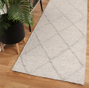 Leilani Diamond Braided Grey Rug