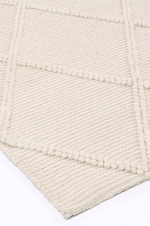 Leilani Diamond Braided Cream Rug