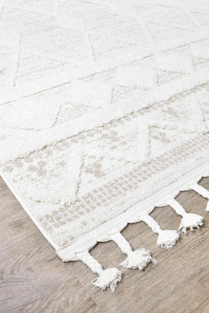 August Mia Natural Rug
