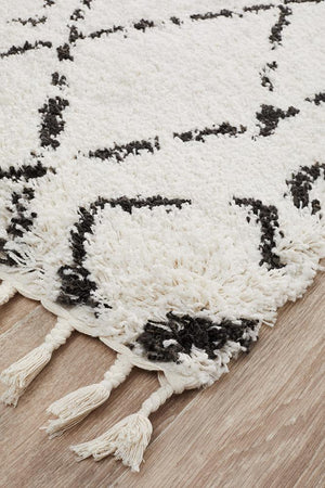 Saffron 55 White Runner Rug