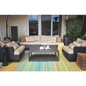 Recycled plastic outdoor rug apple